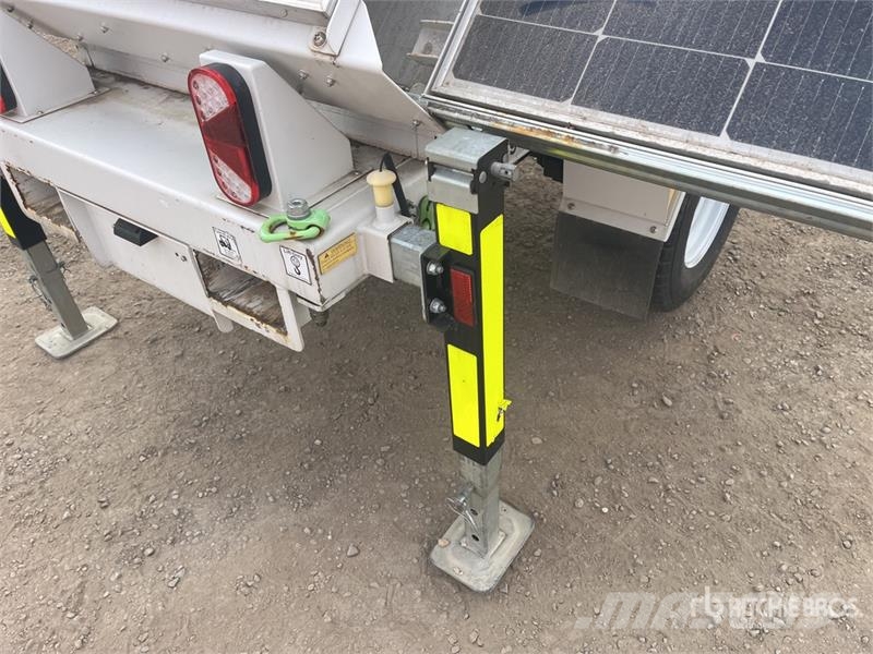 Globe Power Metro GP43K Solar Light Tower (Inoperable) Осветительные установки