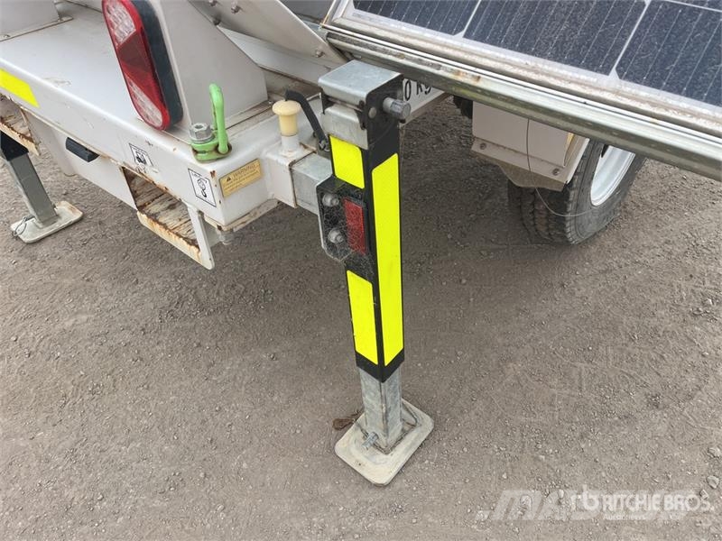 Globe Power Metro GP43K Solar Light Tower (Inoperable) Svetlobni stolpi