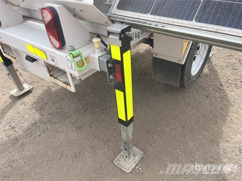 Globe Power Metro GP43K Solar Light Tower (Inoperable) Rasvetni stubovi