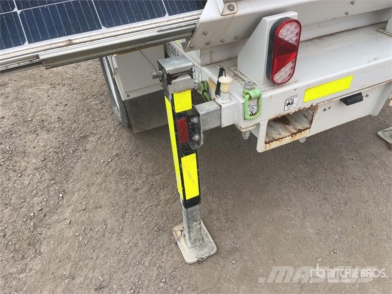 Globe Power Metro GP43K Solar Light Tower (Inoperable) Svetlobni stolpi
