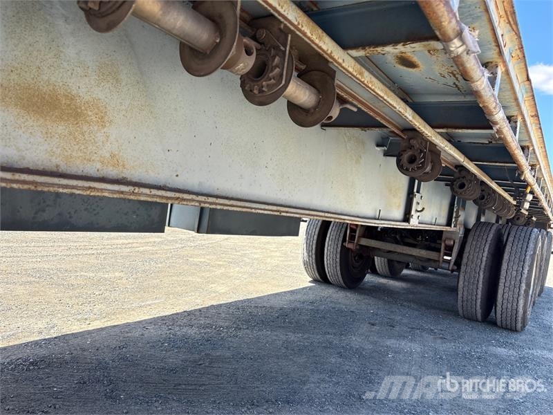 Haulmark 13.5 m Tri/A Flatbed Trailer Flatbed/Dropside trailers