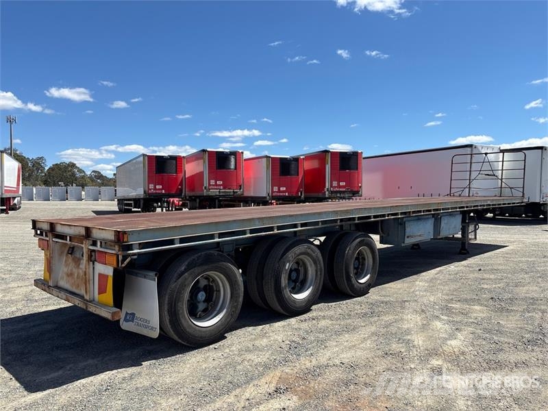 Haulmark 13.5 m Tri/A Flatbed Trailer Flatbed/Dropside trailers