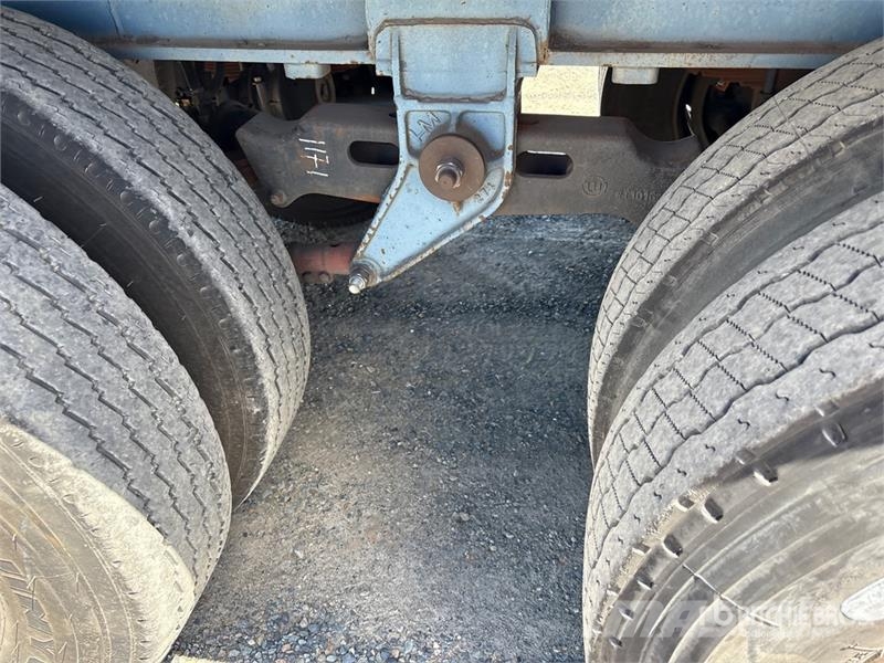 Haulmark 13.5 m Tri/A Flatbed Trailer Flatbed/Dropside trailers