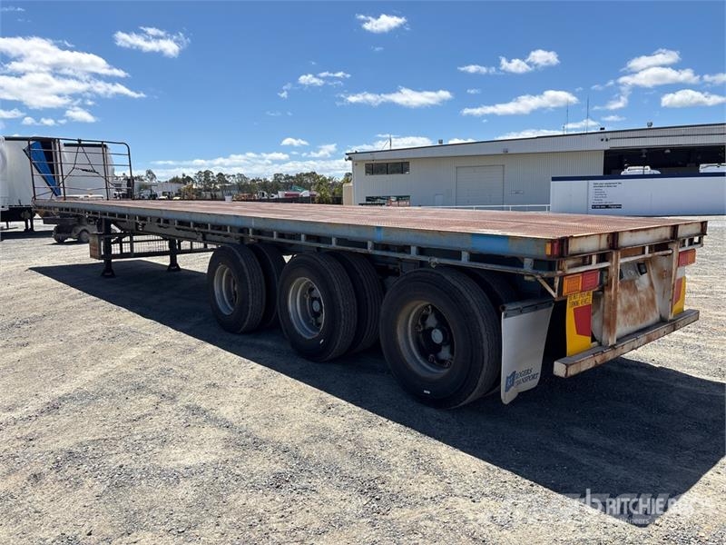Haulmark 13.5 m Tri/A Flatbed Trailer Flatbed/Dropside trailers