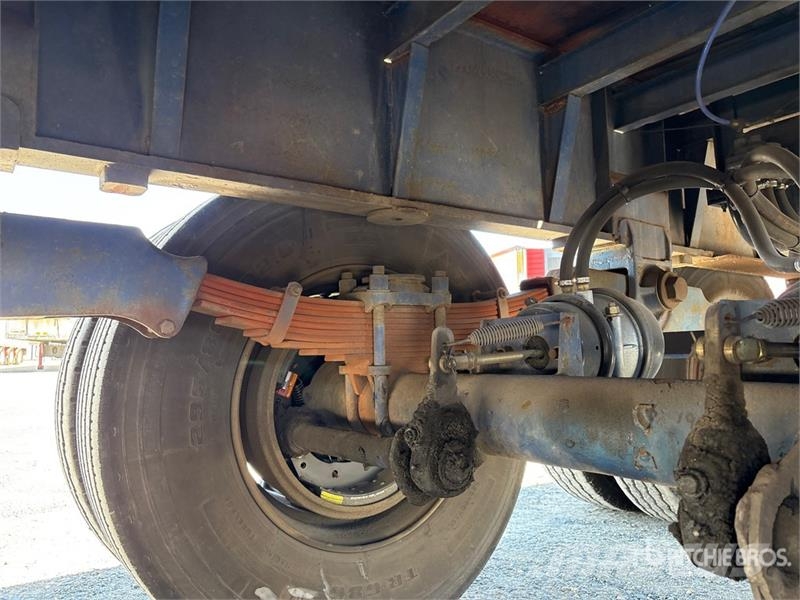 Haulmark 13.5 m Tri/A Flatbed Trailer Flatbed/Dropside trailers