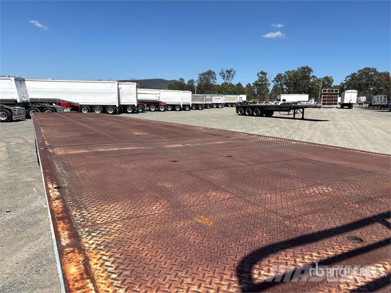 Haulmark 13.5 m Tri/A Flatbed Trailer Flatbed/Dropside trailers