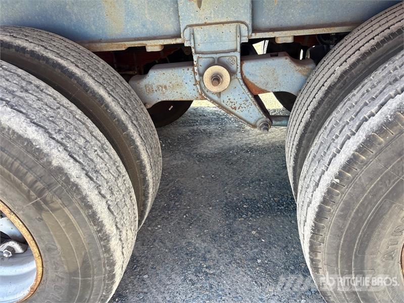 Haulmark 13.5 m Tri/A Flatbed Trailer Flatbed/Dropside trailers