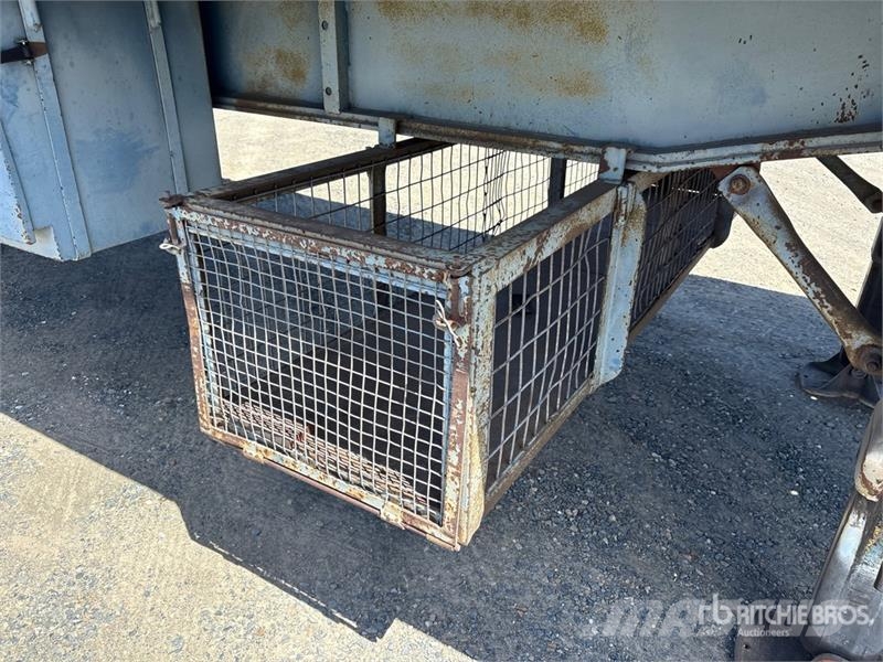 Haulmark 13.5 m Tri/A Flatbed Trailer Flatbed/Dropside trailers