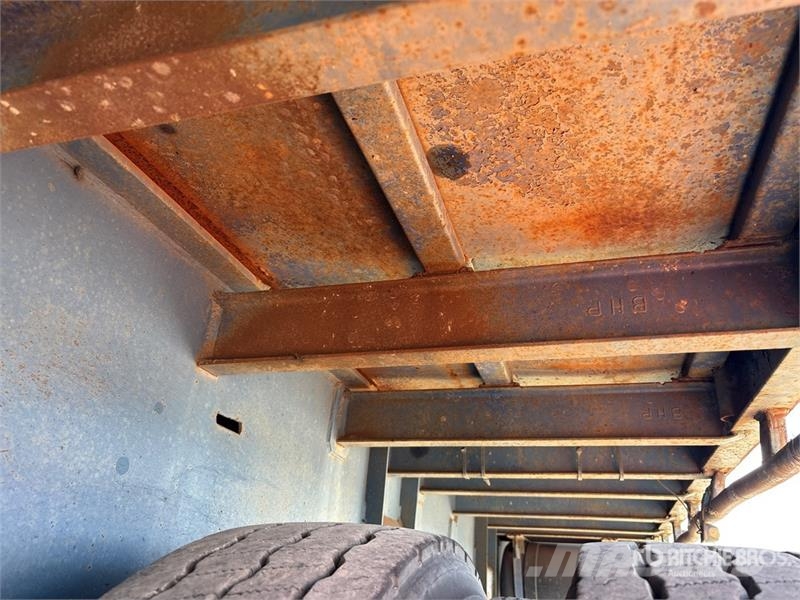 Haulmark 13.5 m Tri/A Flatbed Trailer Flatbed/Dropside trailers