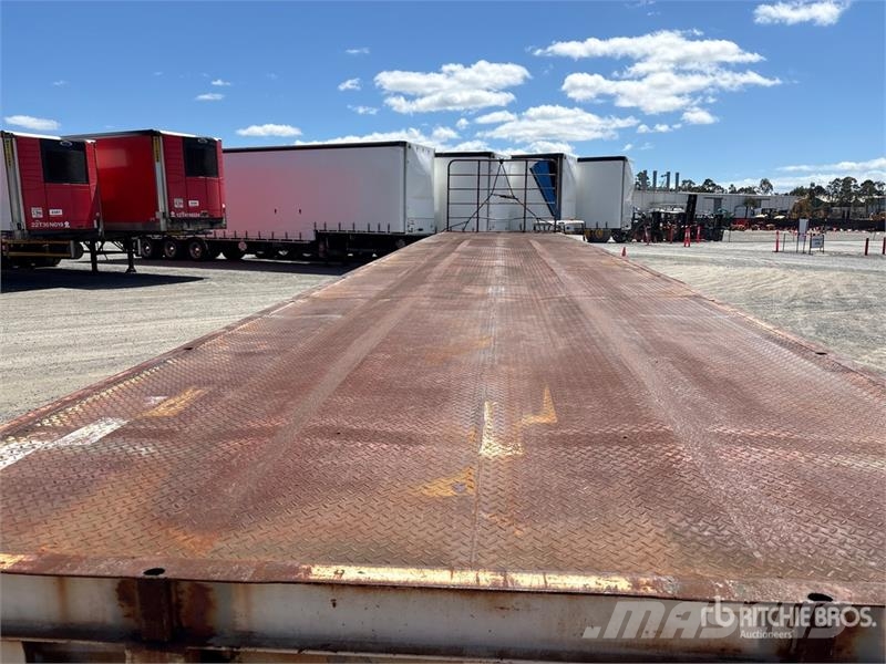 Haulmark 13.5 m Tri/A Flatbed Trailer Flatbed/Dropside trailers