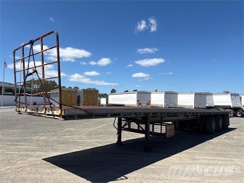 Haulmark 13.5 m Tri/A Flatbed Trailer Flatbed/Dropside trailers