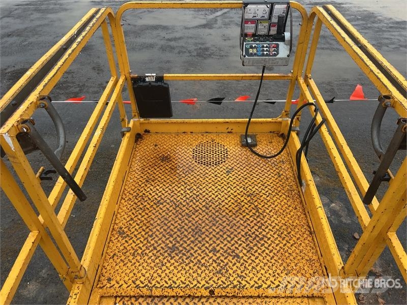 Haulotte Compact 10DX 4x4 Diesel Scissor Lift Scissor lifts