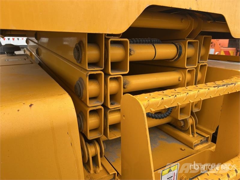 Haulotte Compact 10DX 4x4 Diesel Scissor Lift Scissor lifts