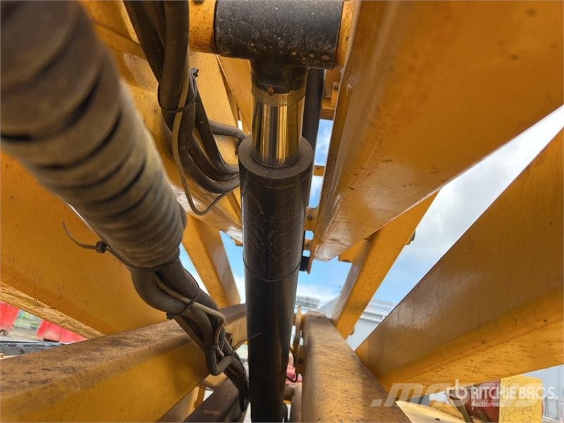 Haulotte Compact 12 4x4 Diesel Scissor Lift Šķerveida pacēlāji