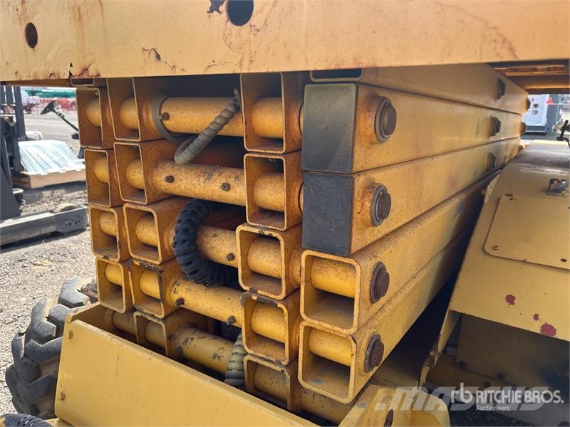 Haulotte Compact 12 4x4 Diesel Scissor Lift Šķerveida pacēlāji