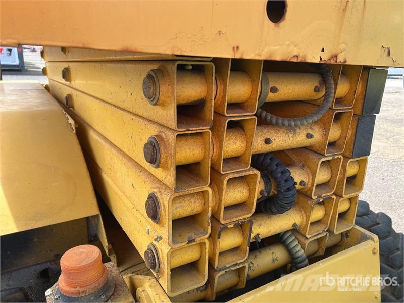 Haulotte Compact 12 4x4 Diesel Scissor Lift Šķerveida pacēlāji