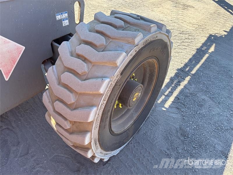 Haulotte HT23RTJPRO 4WD Diesel Articulating Boom Lift Bomliftar