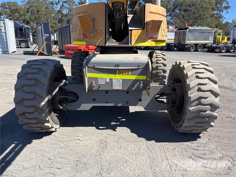Haulotte HT23RTJPRO 4WD Diesel Articulating Boom Lift Bomliftar