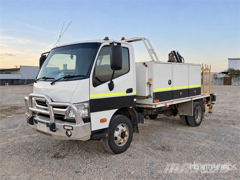 Hino 300 Tienhoitoautot