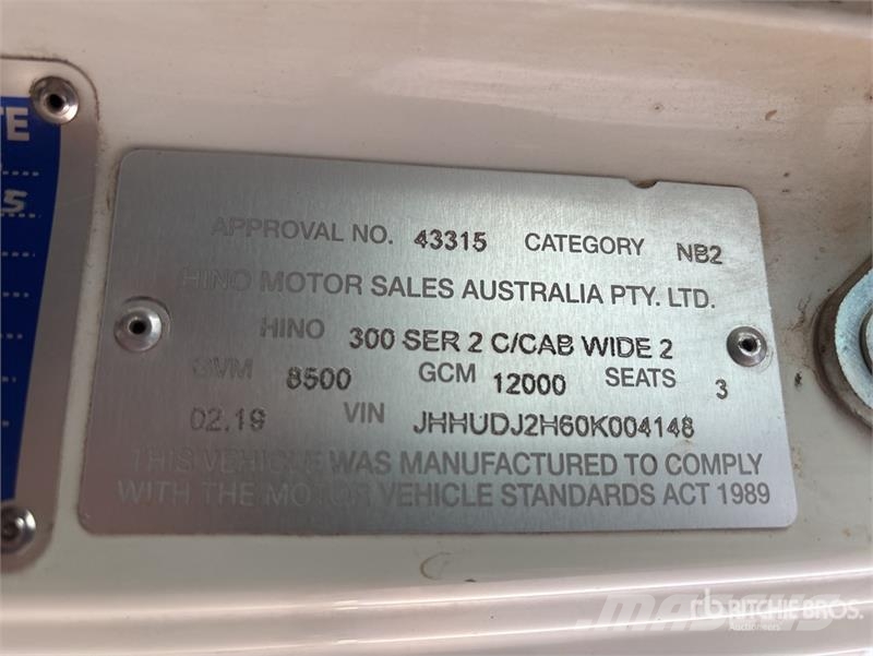 Hino 300 Tienhoitoautot