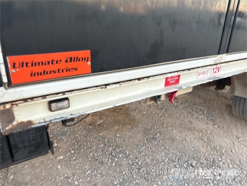 Hino 300 Tienhoitoautot