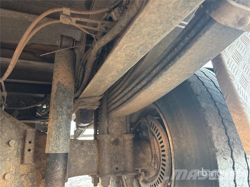 Hino 300 Tienhoitoautot