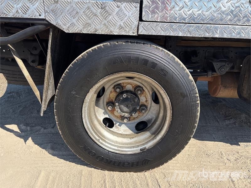 Hino 300 多目的/汎用車両