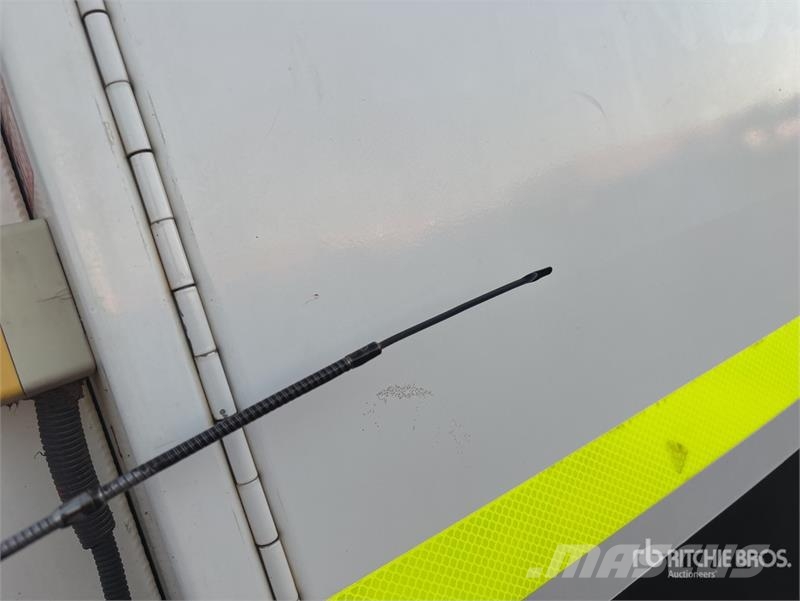 Hino 300 Tienhoitoautot