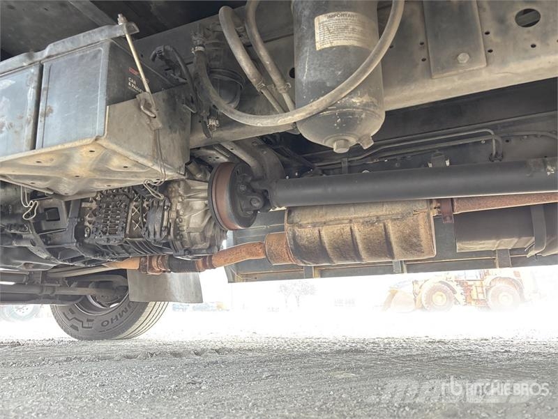 Hino 300 4x2 Flatbed Truck Flatbed / Dropside trucks