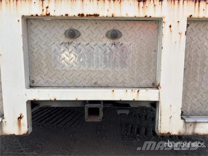 Hino 300 4x2 Flatbed Truck Flatbed / Dropside trucks