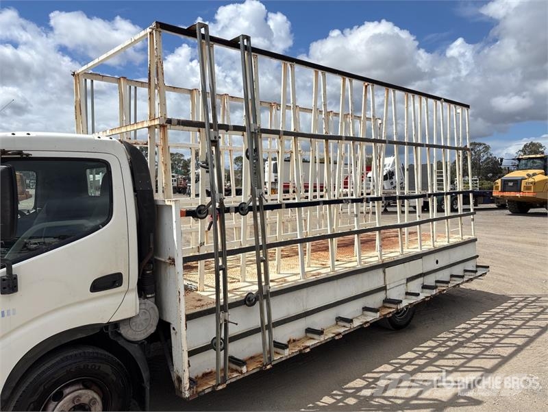 Hino 300 4x2 Flatbed Truck Flatbed / Dropside trucks