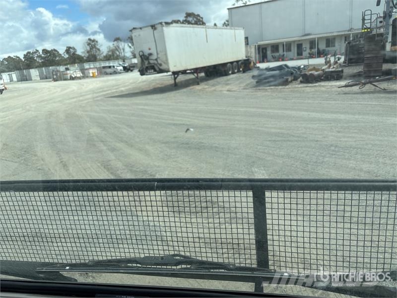 Hino 300 4x2 Flatbed Truck Flatbed / Dropside trucks