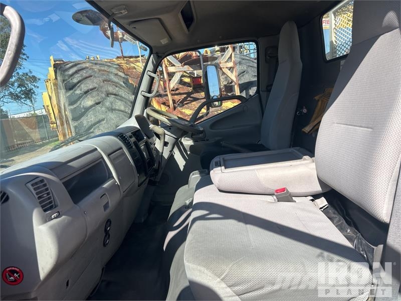 Hino 300C 4x2 Flatbed Truck شاحنات مسطحة/مفصلية الجوانب