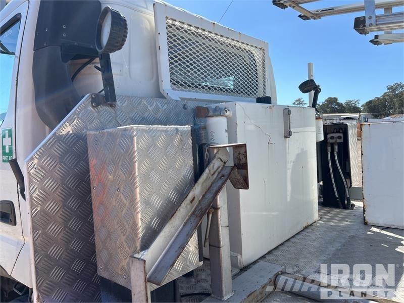 Hino 300C 4x2 Flatbed Truck شاحنات مسطحة/مفصلية الجوانب