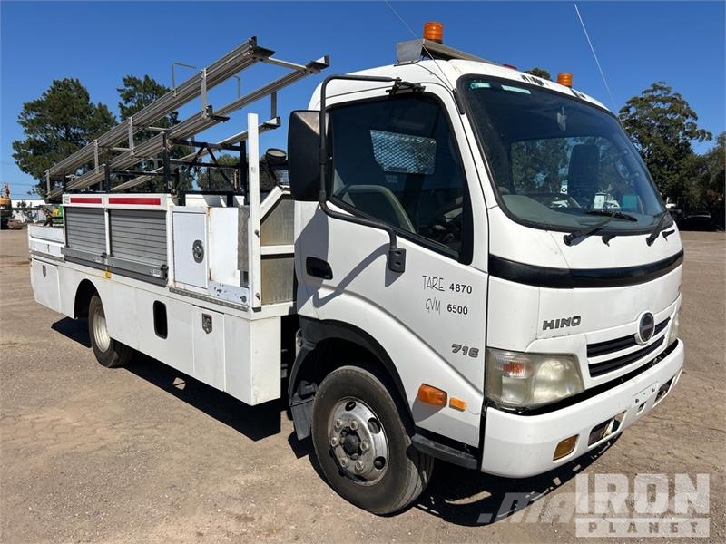 Hino 300C 4x2 Flatbed Truck شاحنات مسطحة/مفصلية الجوانب