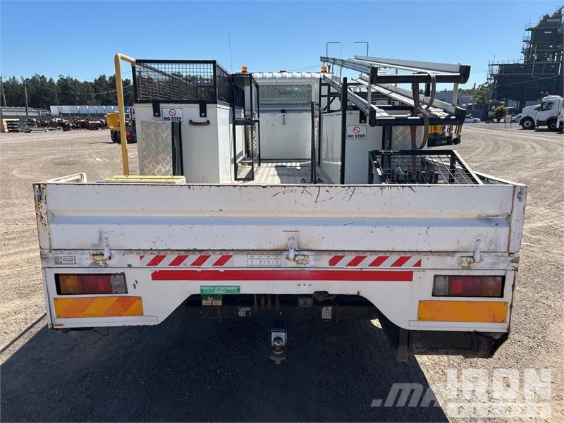 Hino 300C 4x2 Flatbed Truck شاحنات مسطحة/مفصلية الجوانب
