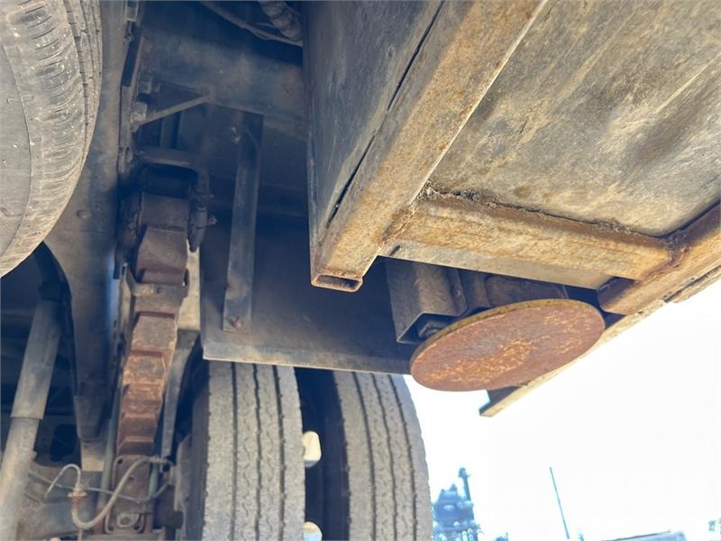 Hino 300C 4x2 Flatbed Truck شاحنات مسطحة/مفصلية الجوانب