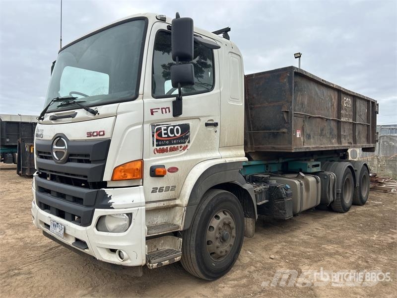 Hino 500 FM 2632 6x4 Hooklift Truck Konksliftveokid