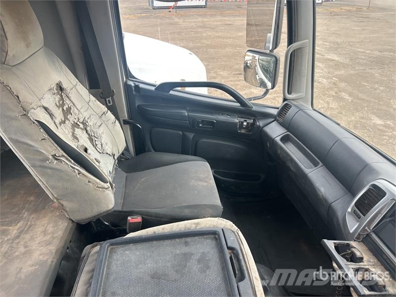 Hino 500 FM 2632 6x4 Hooklift Truck Hook lift trucks