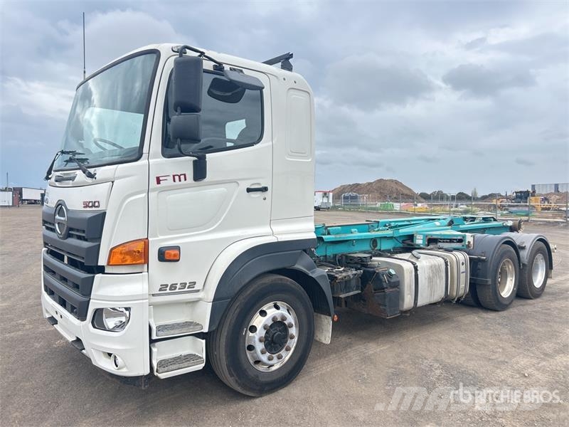 Hino 500 FM 2632 6x4 Hooklift Truck Hook lift trucks