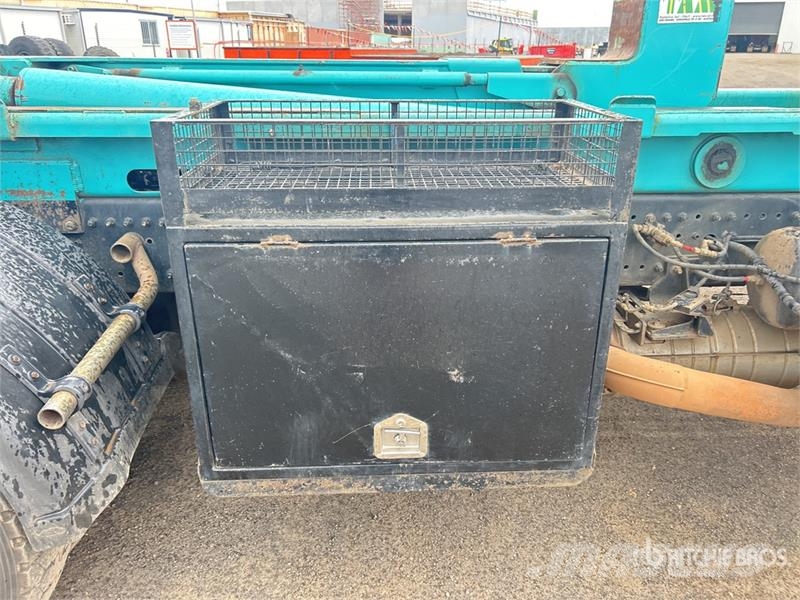 Hino 500 FM 2632 6x4 Hooklift Truck Hook lift trucks