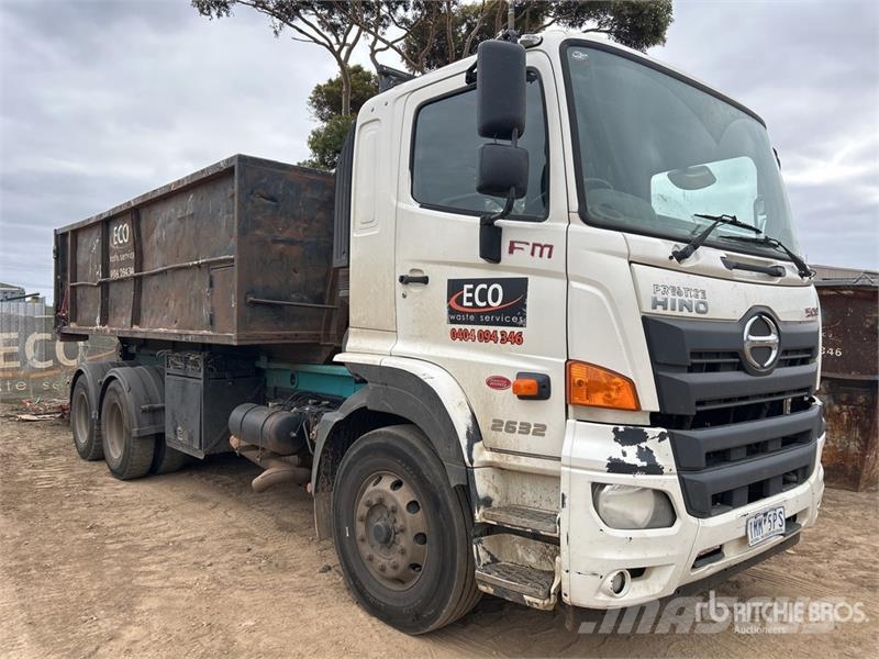 Hino 500 FM 2632 6x4 Hooklift Truck Konksliftveokid