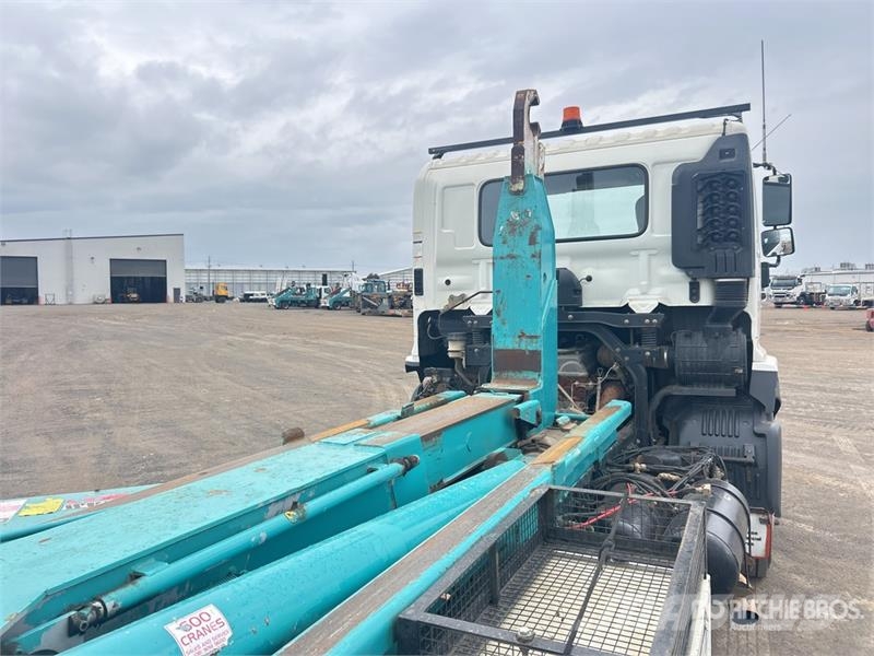 Hino 500 FM 2632 6x4 Hooklift Truck Hook lift trucks