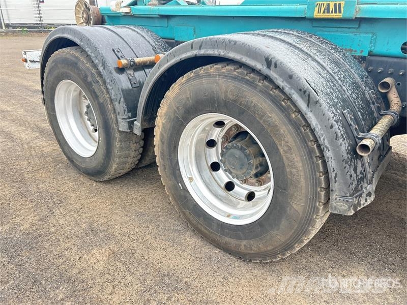 Hino 500 FM 2632 6x4 Hooklift Truck Hook lift trucks