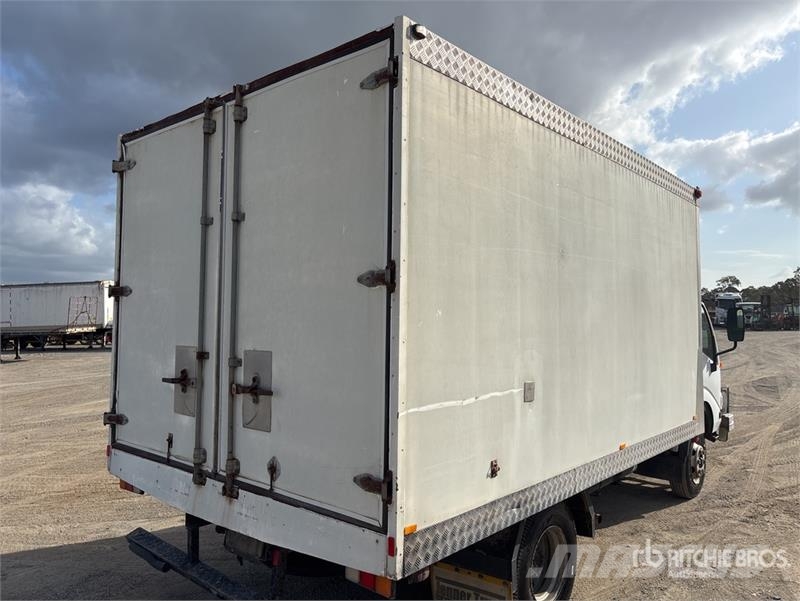 Hino Dutro 4x2 Refrigerated Truck Camiões caixa temperatura controlada
