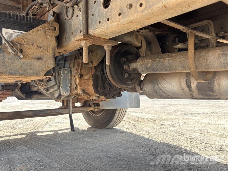 Hino Dutro 4x2 Refrigerated Truck Camiões caixa temperatura controlada