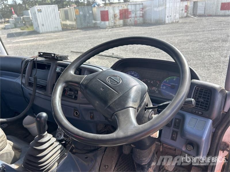 Hino FC4J 4x2 Dump Truck with Crane Automobiliniai kranai