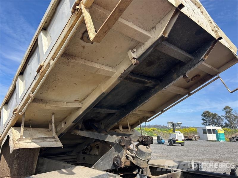 Hino FC4J 4x2 Dump Truck with Crane Automobiliniai kranai