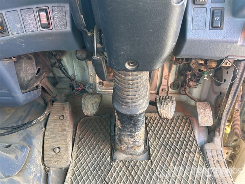 Hino FC4J 4x2 Dump Truck with Crane Automobiliniai kranai