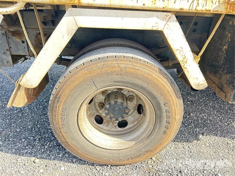 Hino FC4J 4x2 Dump Truck with Crane Automobiliniai kranai